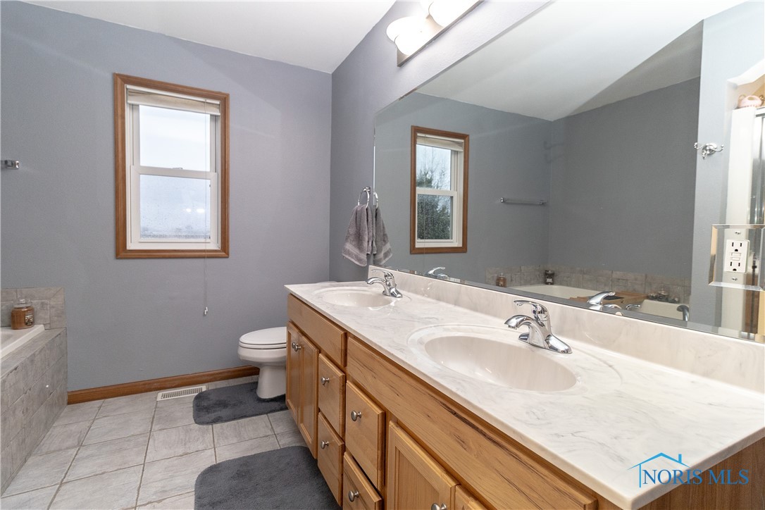 699 Sandstone Drive, Perrysburg, Ohio image 22