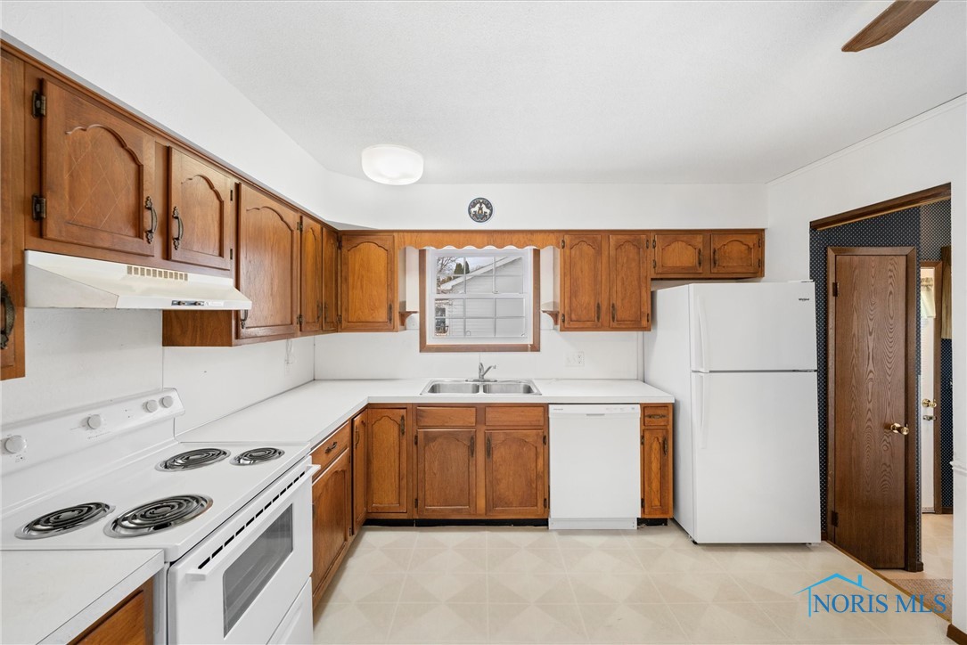 415 Wilkshire Drive, Waterville, Ohio image 13