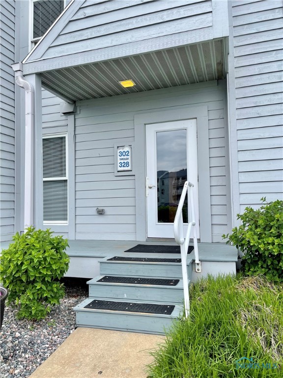 304 Clinton Reef Drive, Port Clinton, Ohio image 2