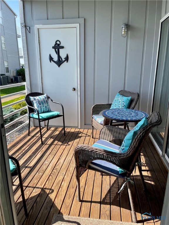 304 Clinton Reef Drive, Port Clinton, Ohio image 8