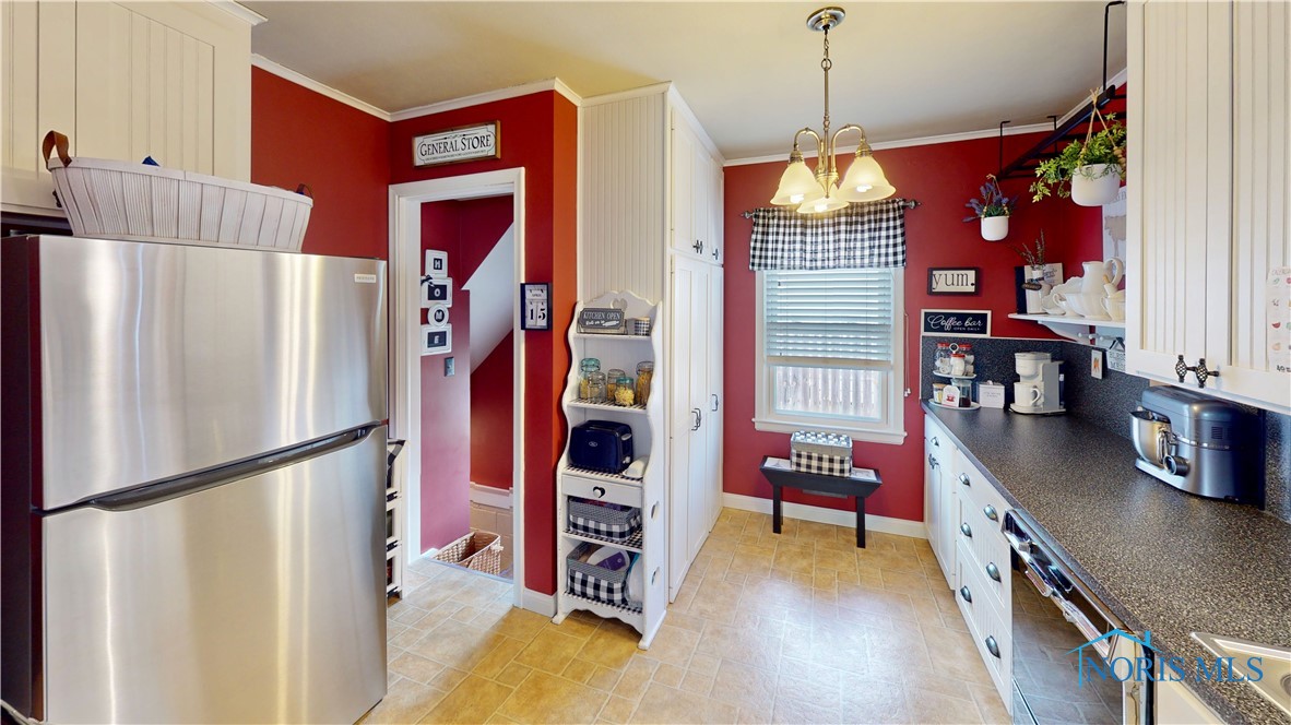 4402 Caroline Avenue, Toledo, Ohio image 11
