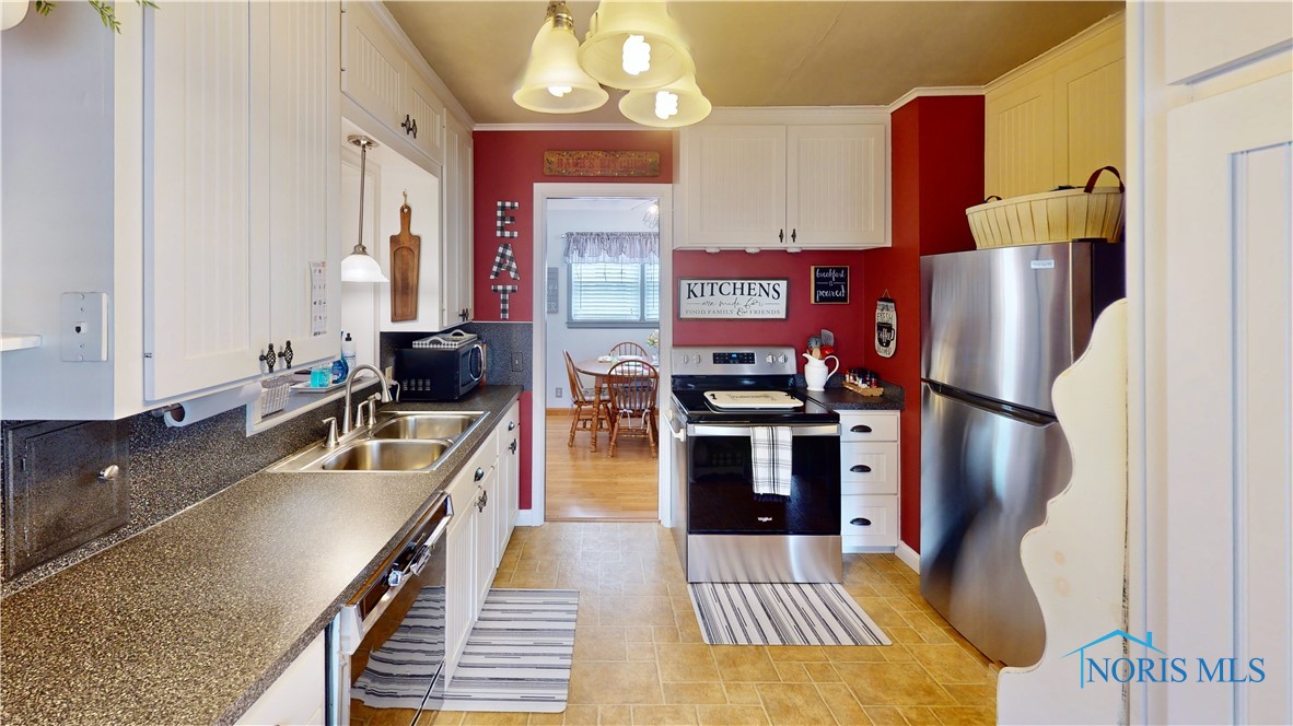 4402 Caroline Avenue, Toledo, Ohio image 10