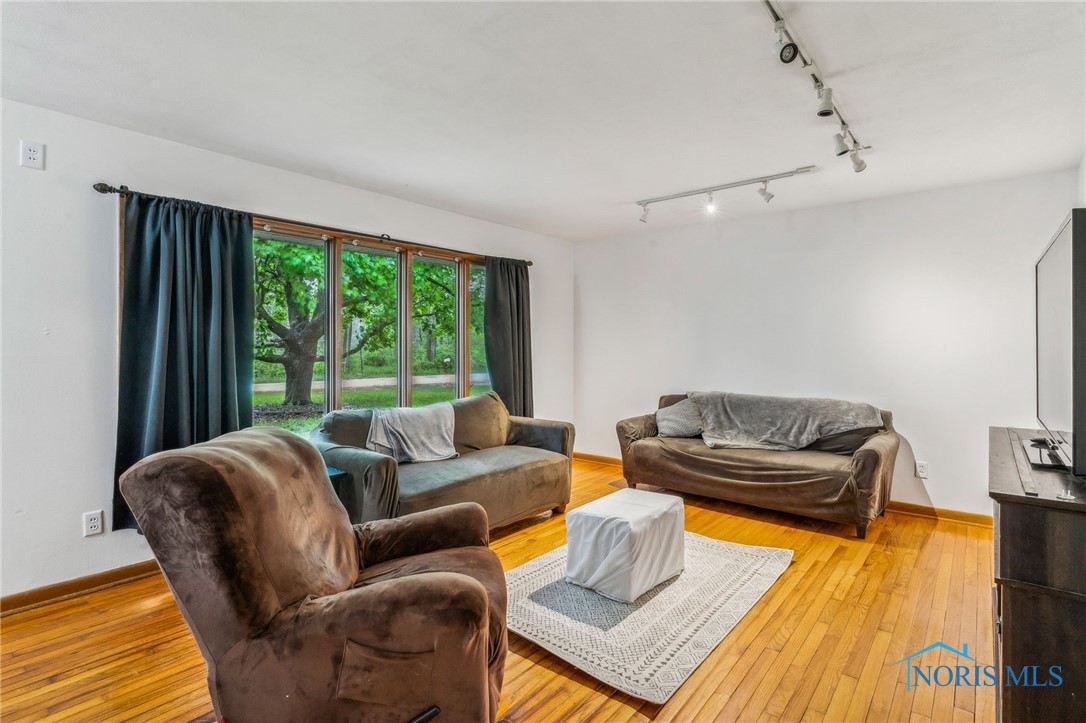 1727 Brookside Drive, Findlay, Ohio image 3