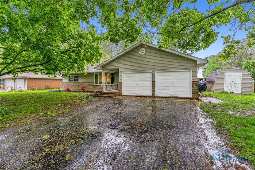 1727 Brookside Drive, Findlay, Ohio image 1