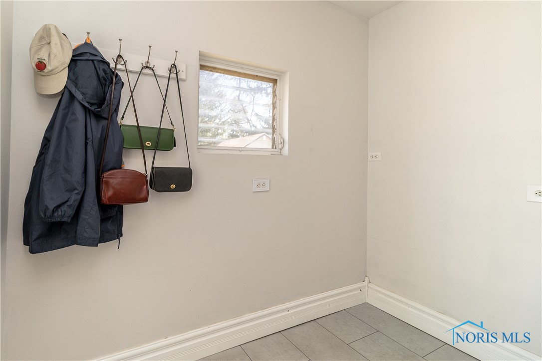 1407 Kenyon Drive, Toledo, Ohio image 27