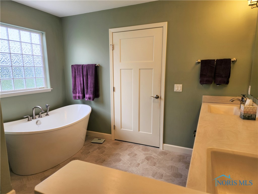 10349 Blue Ridge Drive, Whitehouse, Ohio image 20