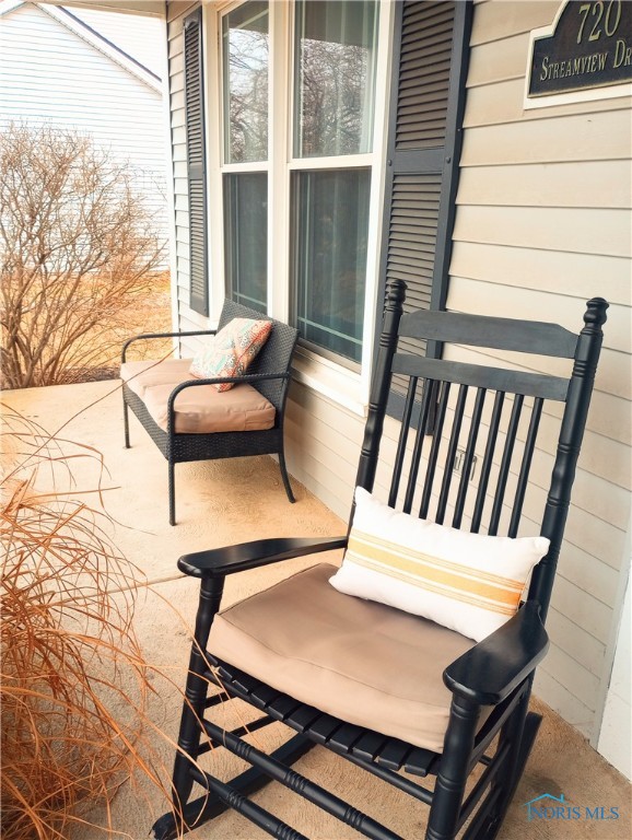 720 Streamview Drive, Perrysburg, Ohio image 3