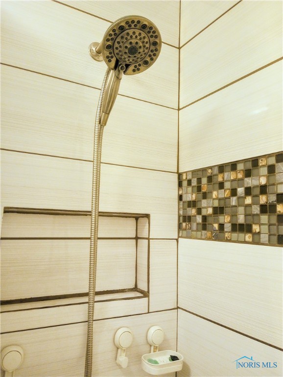 720 Streamview Drive, Perrysburg, Ohio image 37