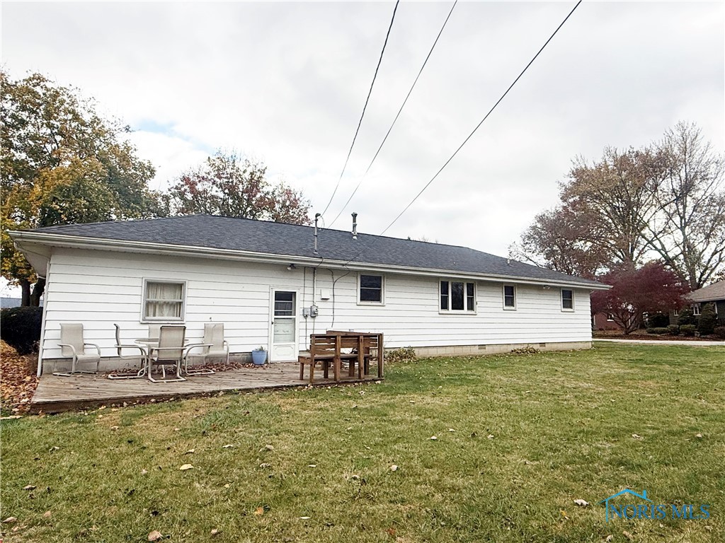 1136 E Park Lane, Fostoria, Ohio image 3