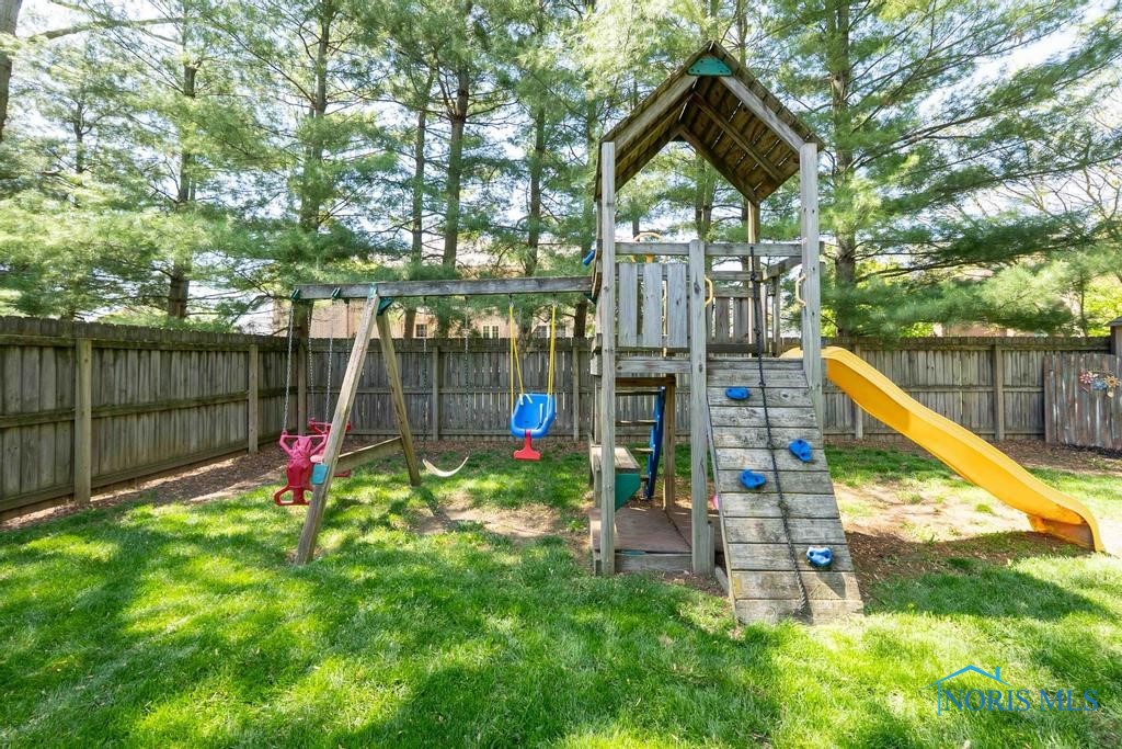 2057 Windsor Place, Findlay, Ohio image 9