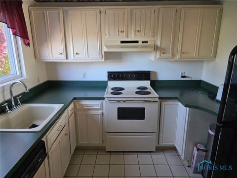 Tiny photo for 744 Fairway Drive #30, Wauseon, OH 43567 (MLS # 6137001)