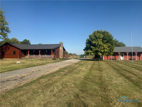Photo of 18142 Tontogany Road, Bowling Green, OH 43402 (MLS # 6136551)