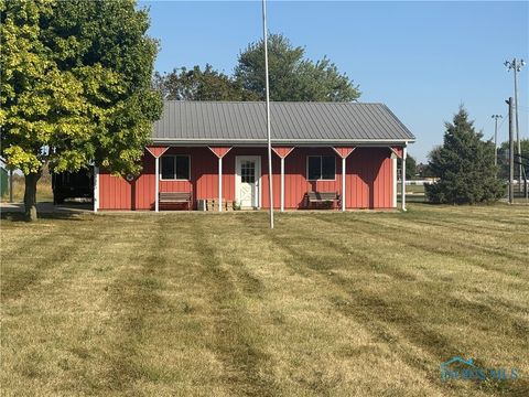 Tiny photo for 18142 Tontogany Road, Bowling Green, OH 43402 (MLS # 6136551)