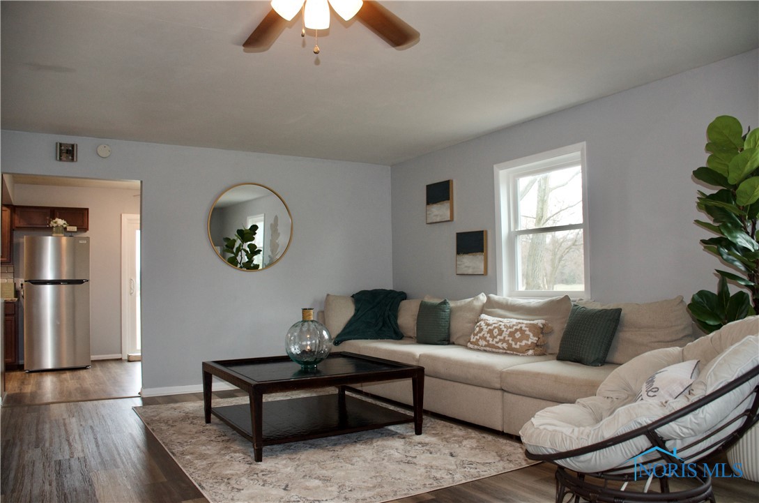 Bradner, Ohio 43406, United States, 3 Bedrooms Bedrooms, ,2 BathroomsBathrooms,Residential,Active,98823