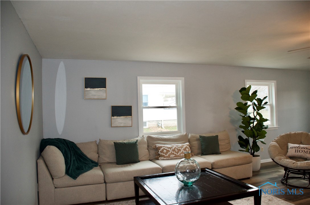 Bradner, Ohio 43406, United States, 3 Bedrooms Bedrooms, ,2 BathroomsBathrooms,Residential,Active,98823