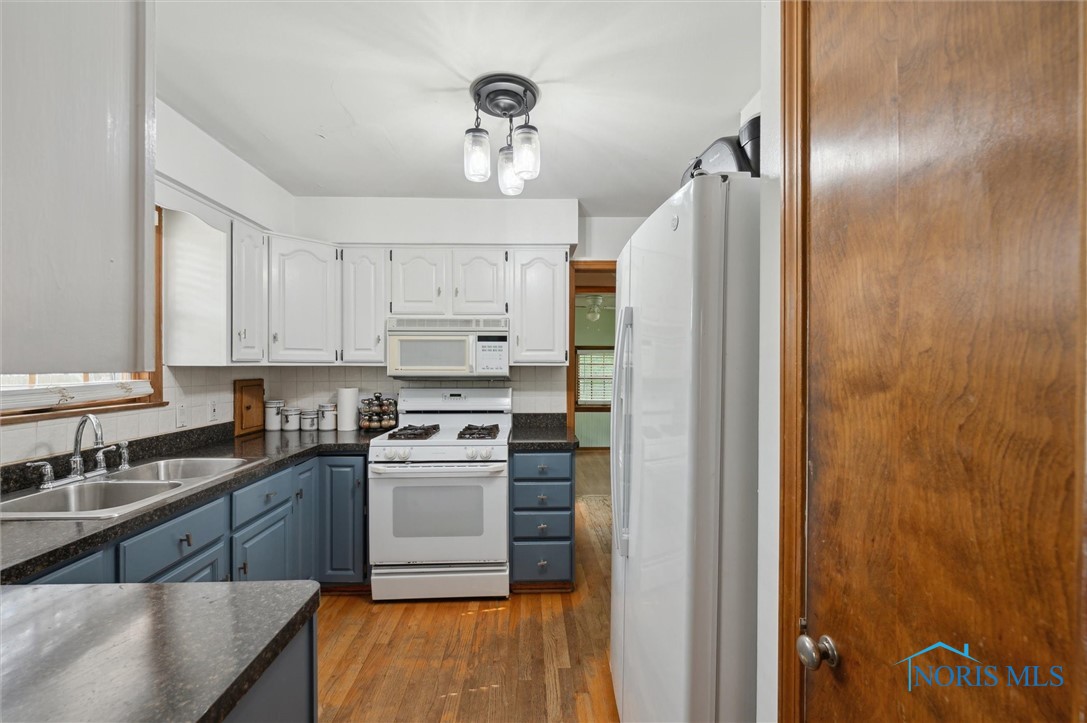 3425 Drummond Road, Toledo, Ohio image 11