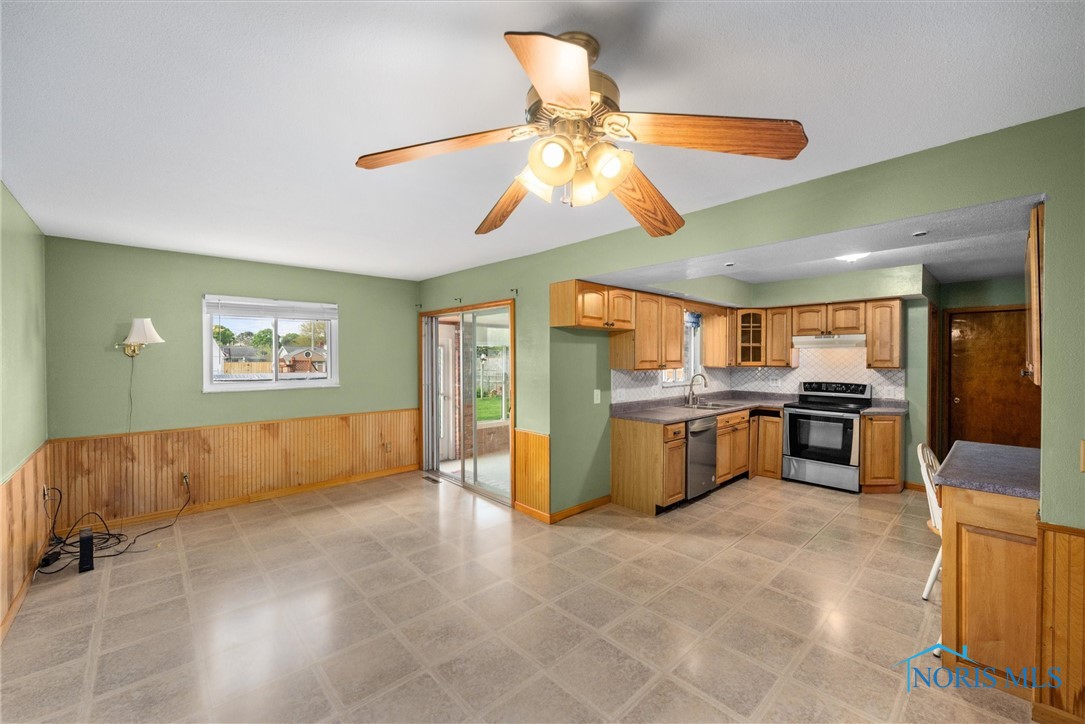 801 Regina Parkway, Toledo, Ohio image 12