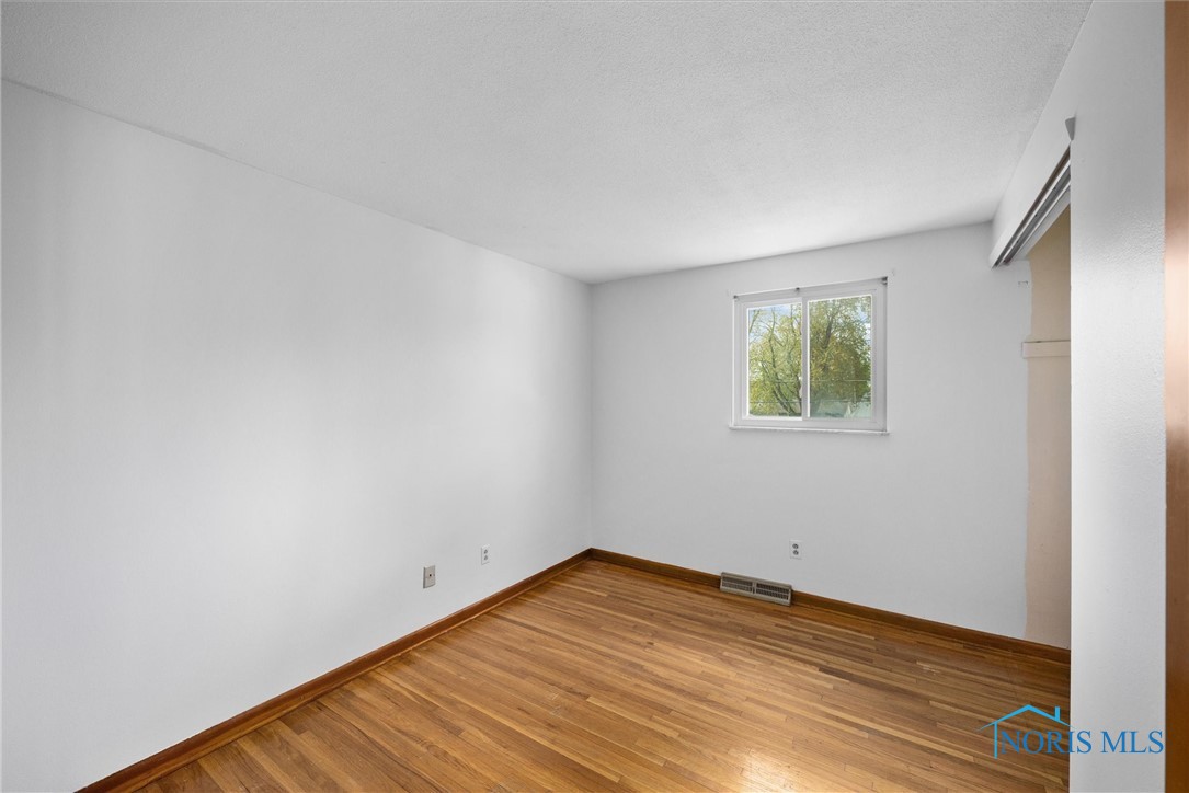 801 Regina Parkway, Toledo, Ohio image 25