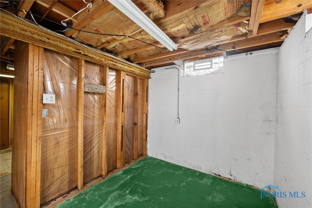 801 Regina Parkway, Toledo, Ohio image 34