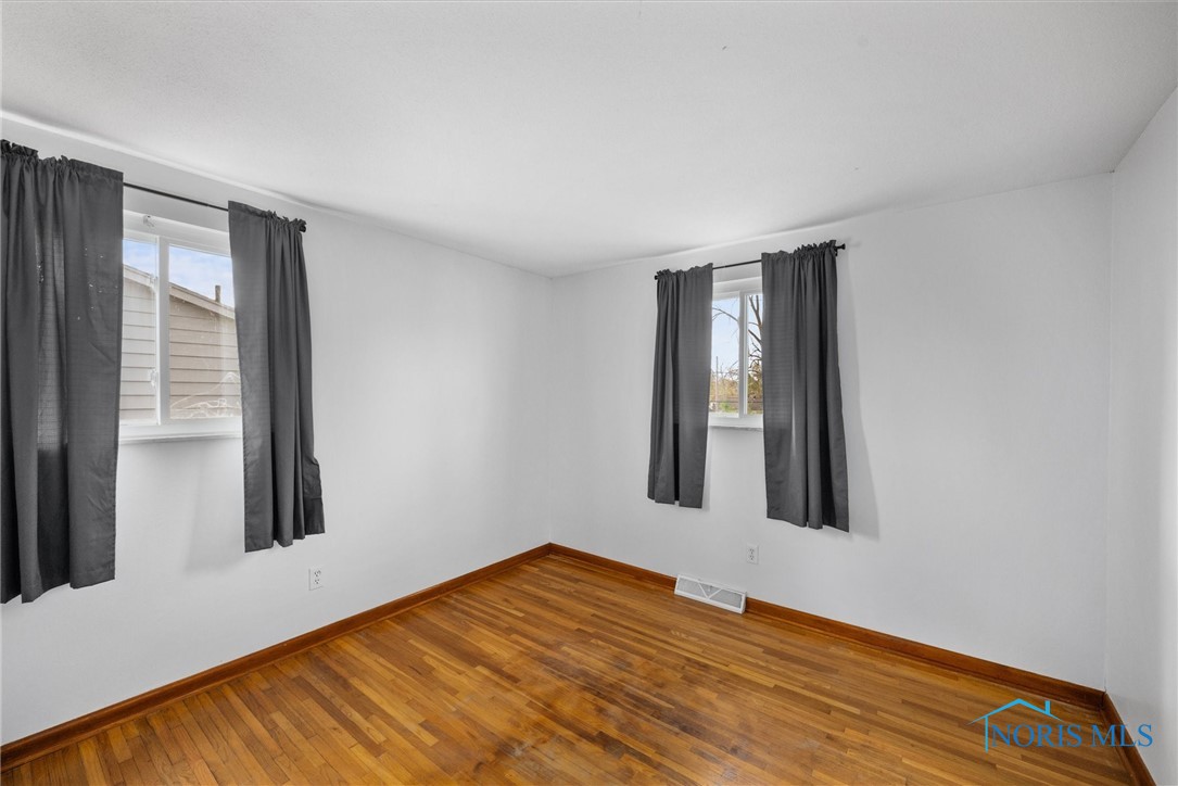 801 Regina Parkway, Toledo, Ohio image 27