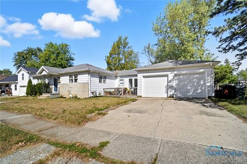 Tiny photo for 304 Prentiss Avenue, Findlay, OH 45840 (MLS # 6136641)