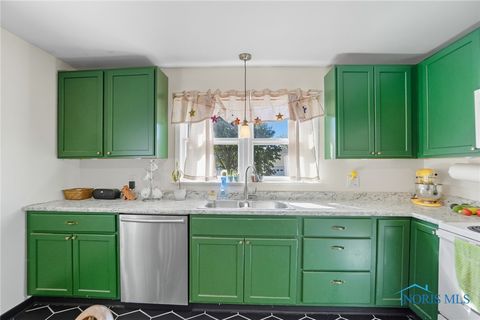 Tiny photo for 304 Prentiss Avenue, Findlay, OH 45840 (MLS # 6136641)