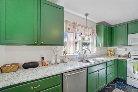 Tiny photo for 304 Prentiss Avenue, Findlay, OH 45840 (MLS # 6136641)
