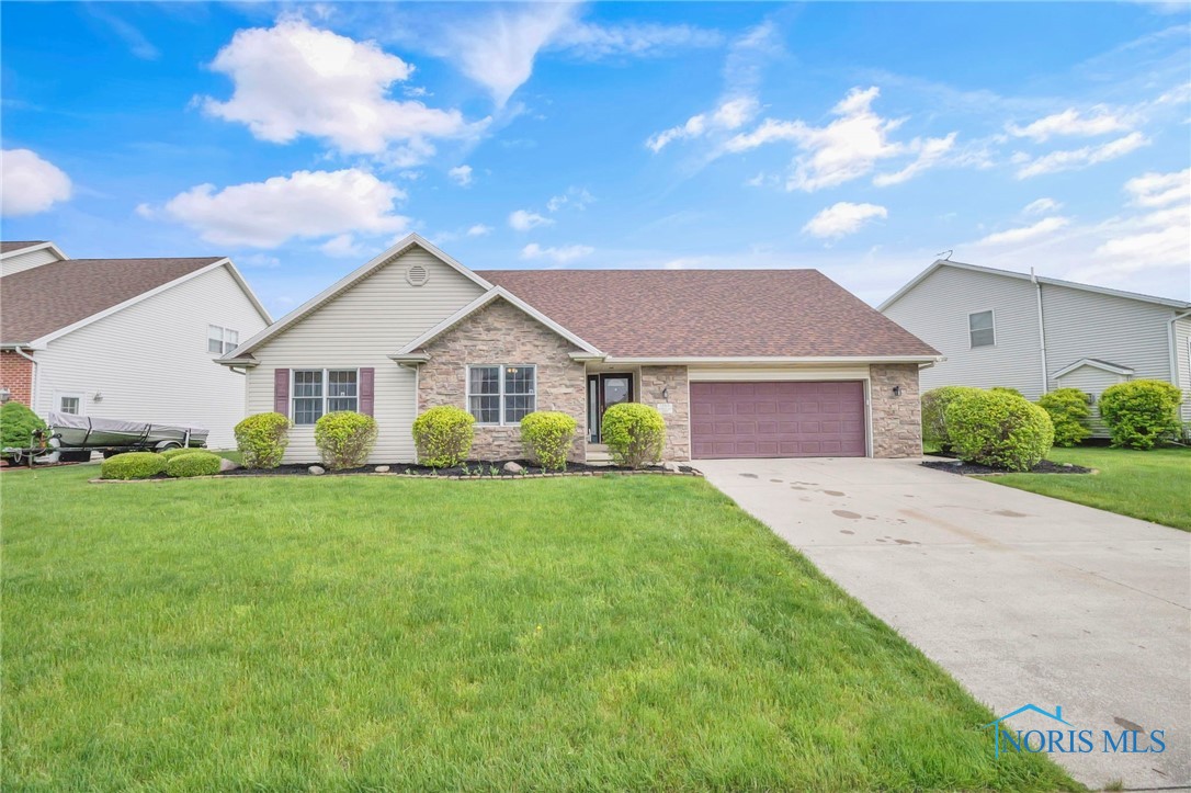 1330 Kennsington Drive, Findlay, Ohio image 2