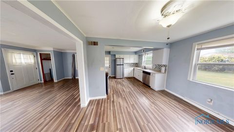 Tiny photo for 933 E Cole Road, Fremont, OH 43420 (MLS # 6136337)