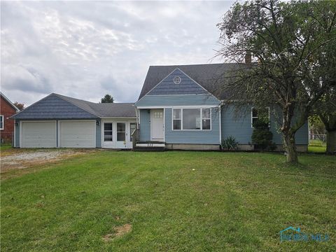 Photo of 933 E Cole Road, Fremont, OH 43420 (MLS # 6136337)