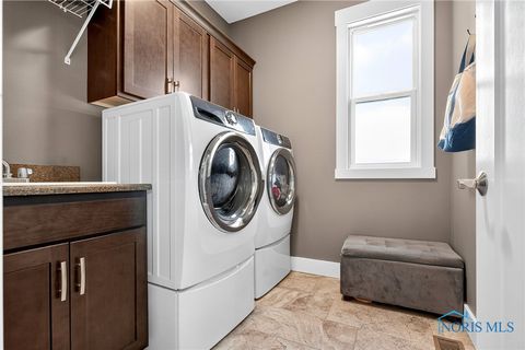 Tiny photo for 3289 Chasenwood Way, Perrysburg, OH 43551 (MLS # 6136070)
