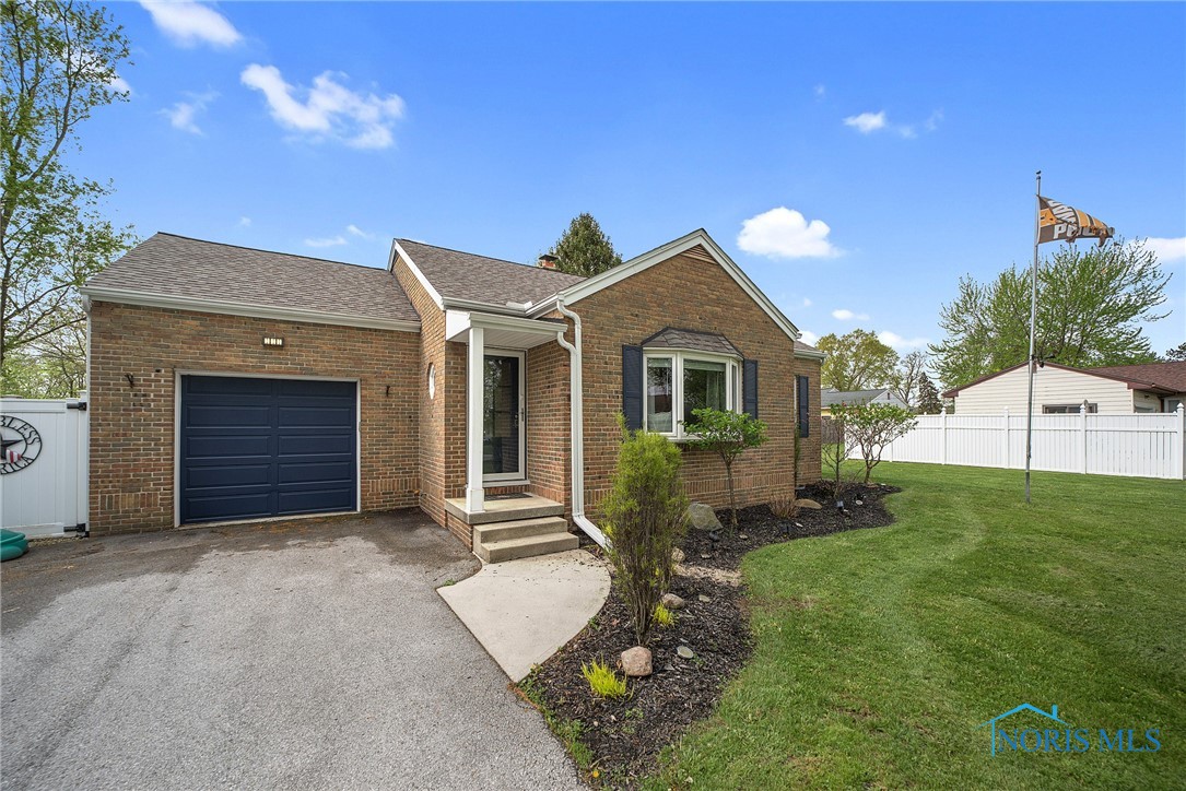 201 Lindsay Avenue, Tiffin, Ohio image 2