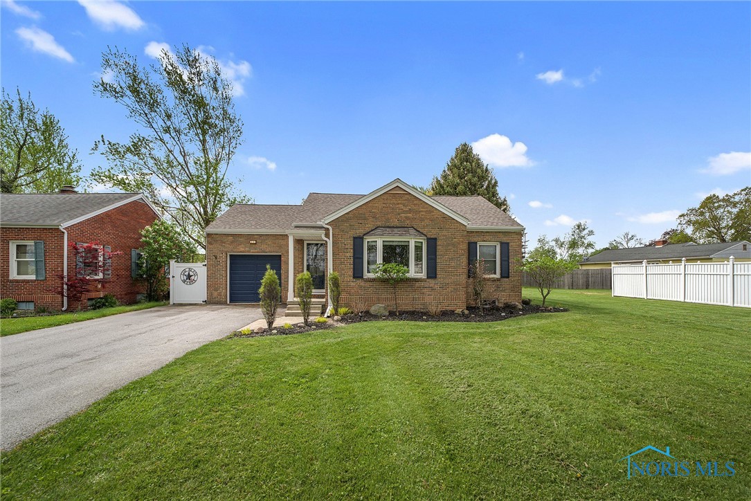 201 Lindsay Avenue, Tiffin, Ohio image 1