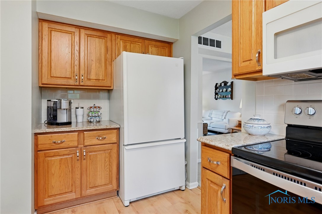 2009 Saratoga Drive, Findlay, Ohio image 12