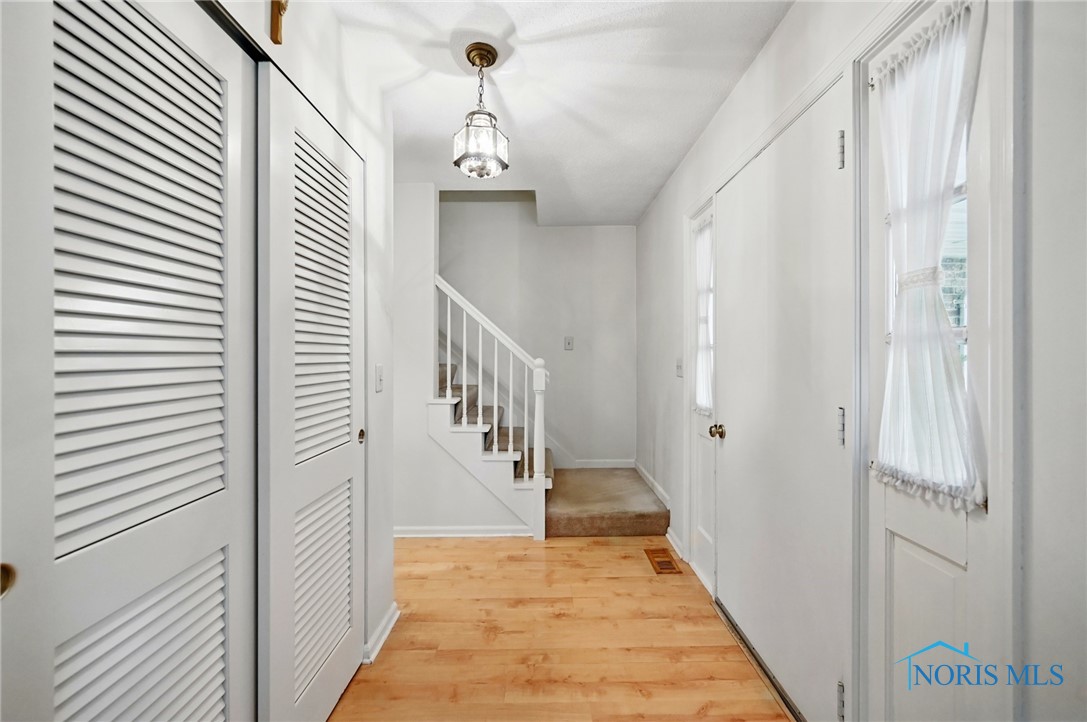 2009 Saratoga Drive, Findlay, Ohio image 3
