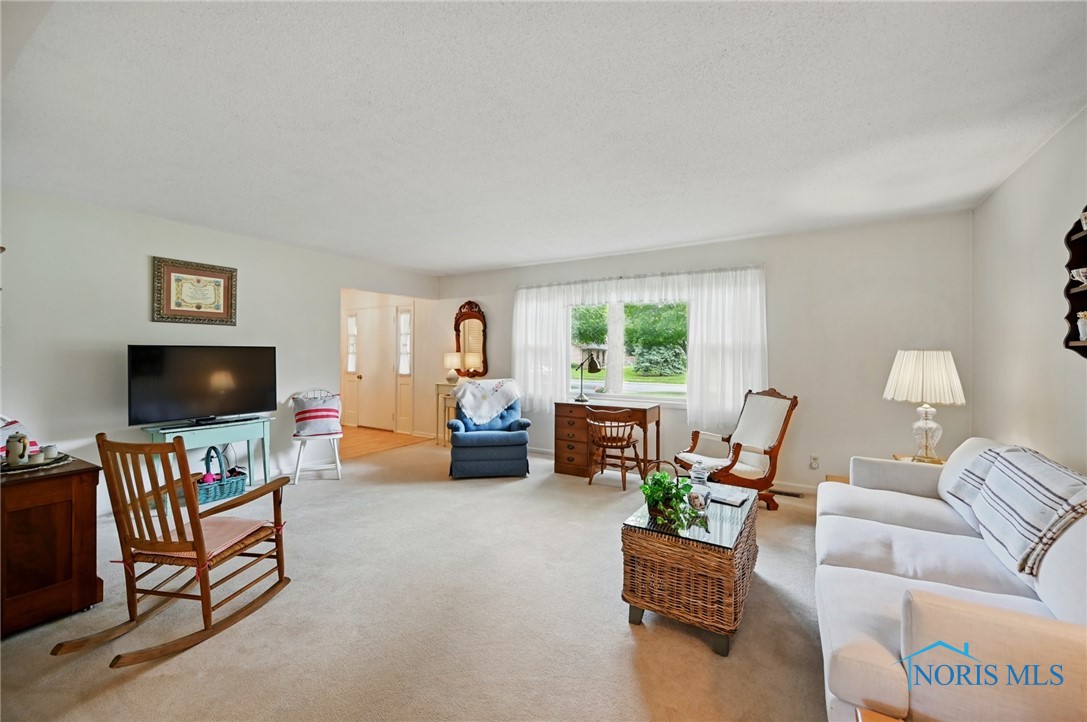 2009 Saratoga Drive, Findlay, Ohio image 5