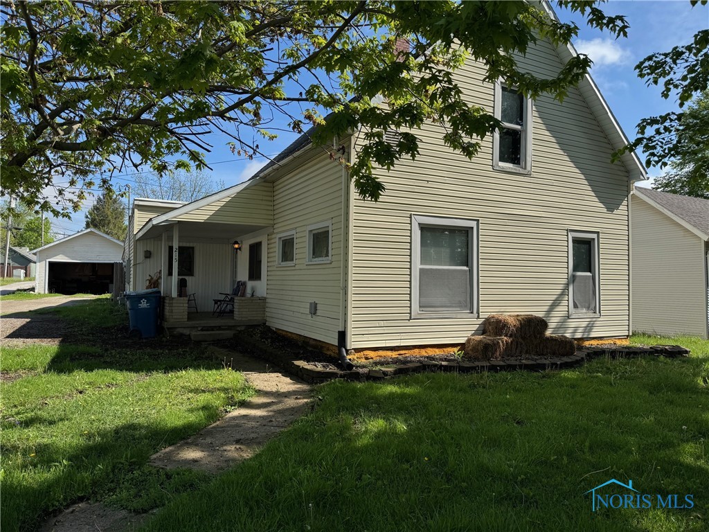 215 E Bryan Street, Bryan, Ohio image 2