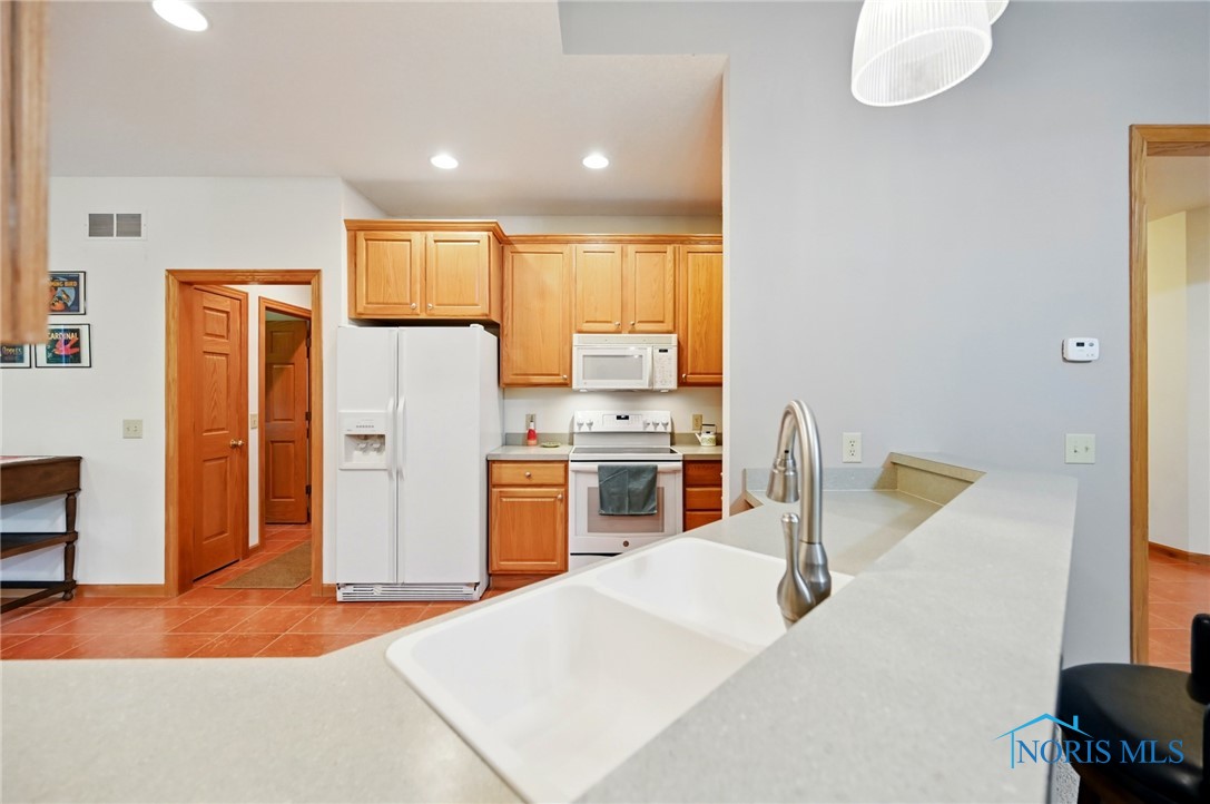 2714 Woodhaven Place, Findlay, Ohio image 12