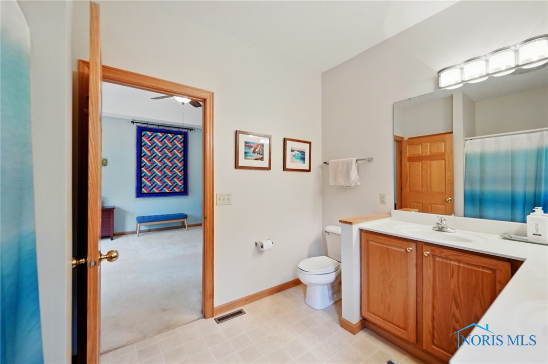 2714 Woodhaven Place, Findlay, Ohio image 28