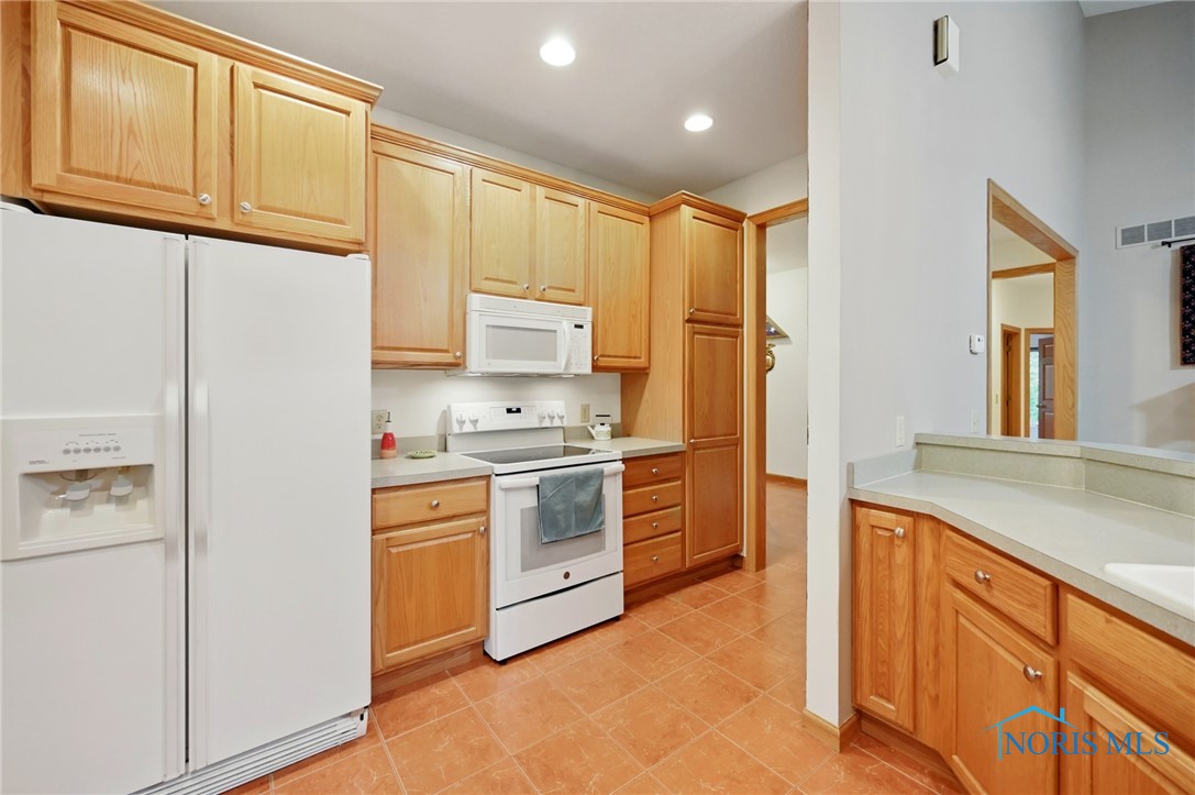 2714 Woodhaven Place, Findlay, Ohio image 14