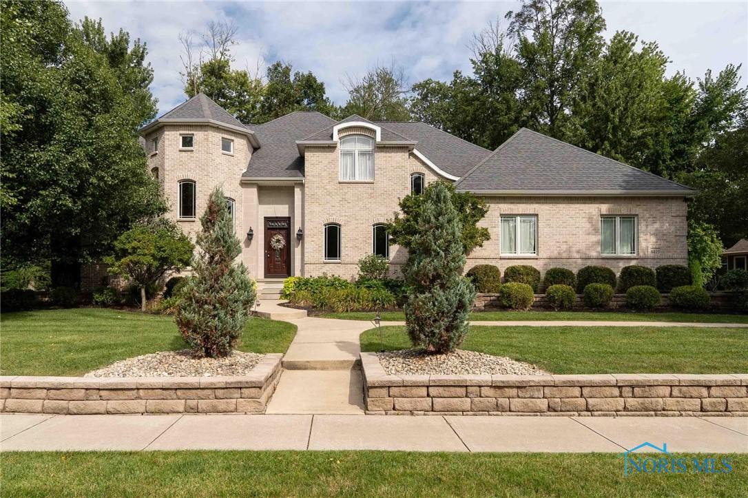 8419 E Woodland Trail