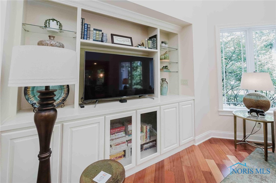 8419 E Woodland Trail