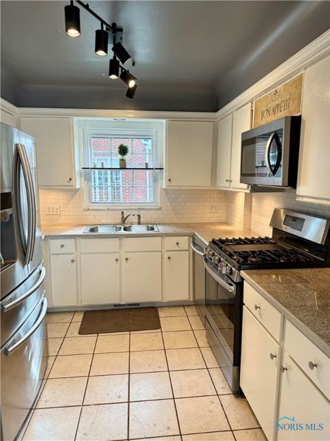 Tiny photo for 3225 Kenwood Boulevard, Toledo, OH 43606 (MLS # 6135672)