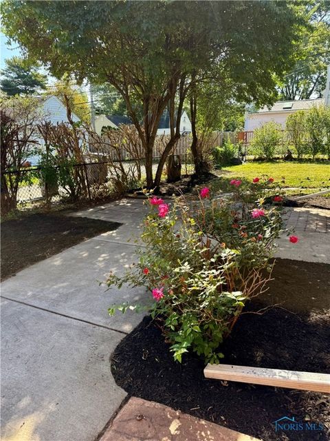 Tiny photo for 3225 Kenwood Boulevard, Toledo, OH 43606 (MLS # 6135672)