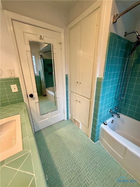 Tiny photo for 3225 Kenwood Boulevard, Toledo, OH 43606 (MLS # 6135672)
