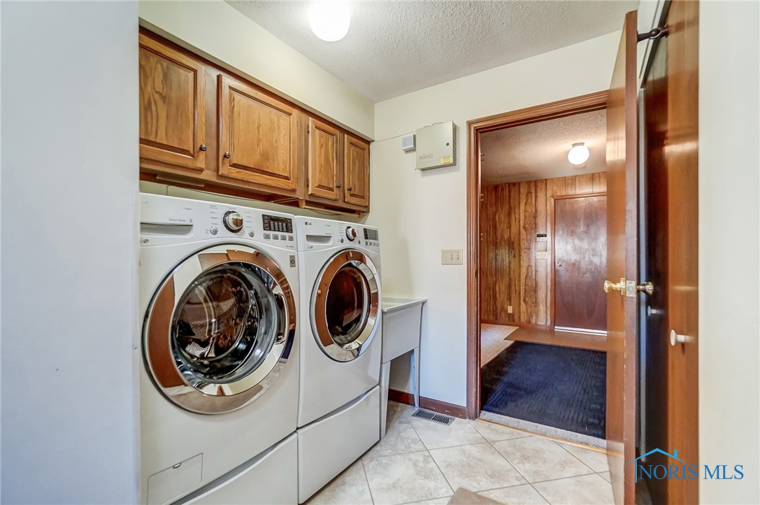 432 Lynshire Lane, Findlay, Ohio image 12