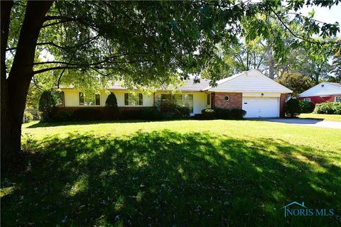 Photo of 4225 Talwood Ln Ln, Toledo, OH 43606 (MLS # 6136938)