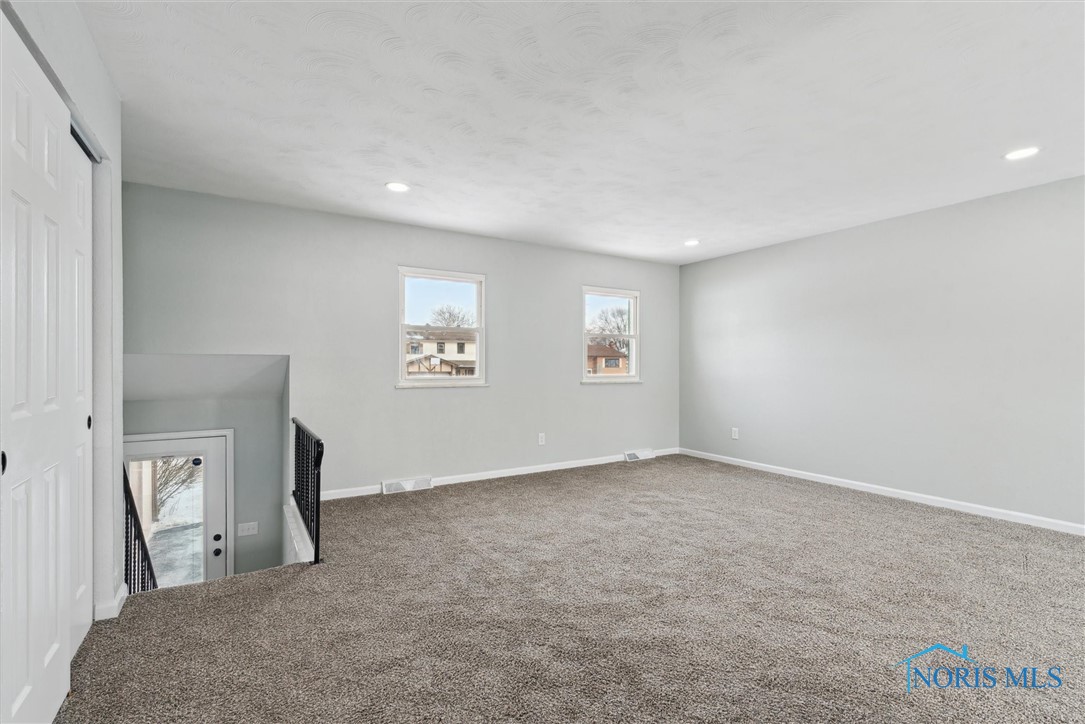 3342 Hazelton Drive, Oregon, Ohio image 5