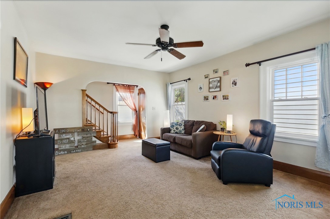 3823 Garrison Road, Toledo, Ohio image 7