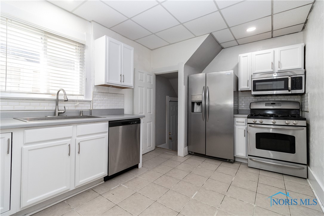 4202 Asbury Drive, Toledo, Ohio image 11